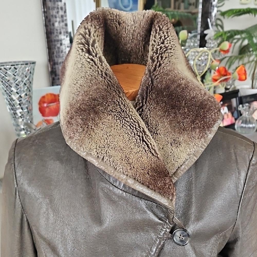 Danier Olive Leather Jacket with Faux Fur Trim & Thinsulate. Outerwear. Belted